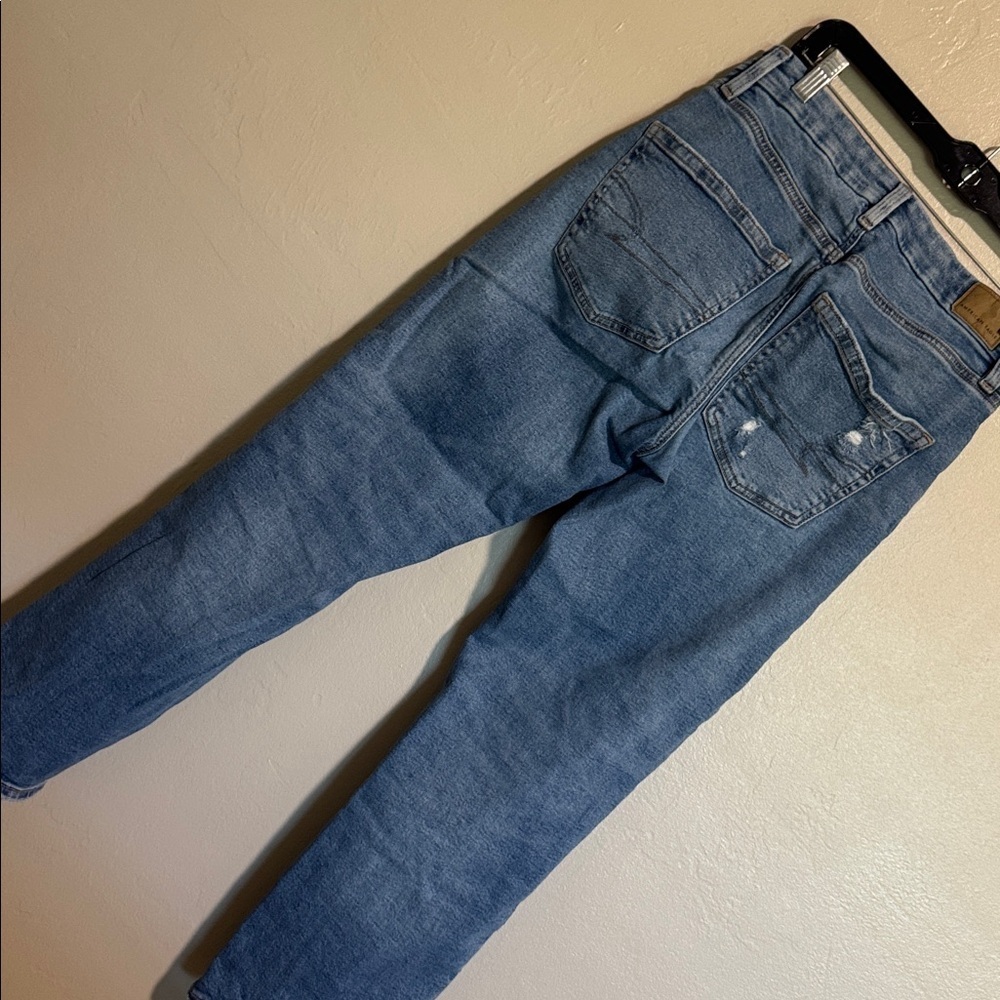 American eagle Stretch Curvy Ripped Straight Jean size 2 short - Picture 5 of 11